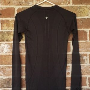 Lululemon Black Swiflty Long Sleeve Sz 2